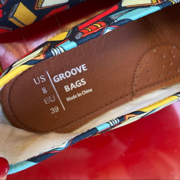 GROOVE BAGS Book Lovers Canvas Flats - Picture 9 of 10